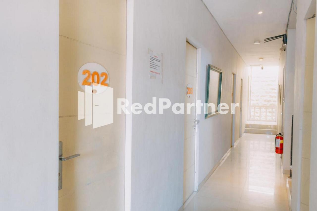 We Stay Residence Redpartner Surabaya Ngoại thất bức ảnh