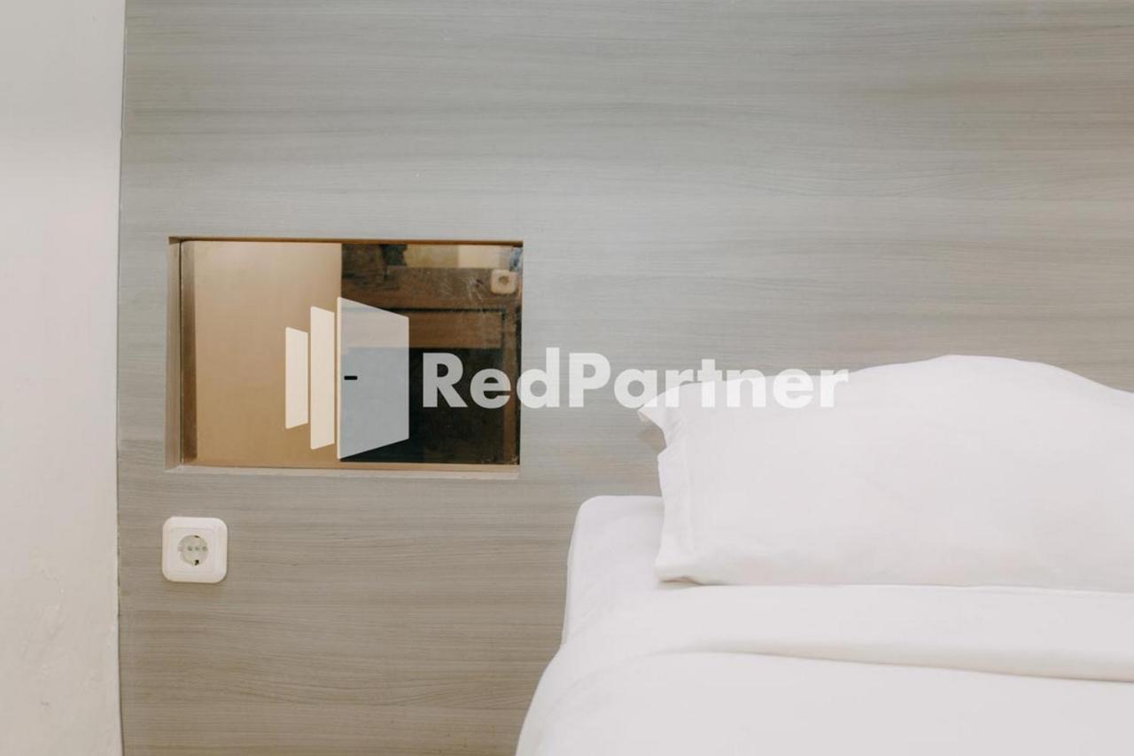 We Stay Residence Redpartner Surabaya Ngoại thất bức ảnh