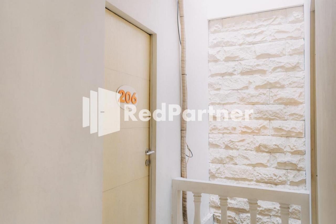 We Stay Residence Redpartner Surabaya Ngoại thất bức ảnh